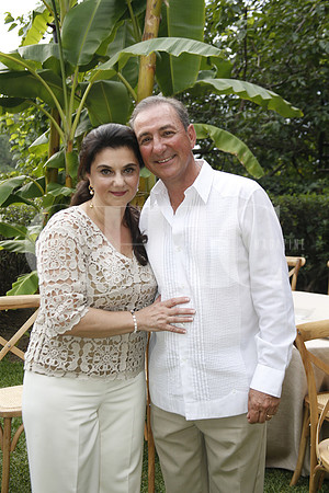 Lia Sabeella de Sánchez y Roberto Sánchez