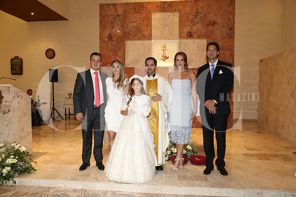 Pablo Cortina, Mariza López, Annya Martínez, Sacerdote... Mariana Barrera de Martínez y Abelardo Martínez