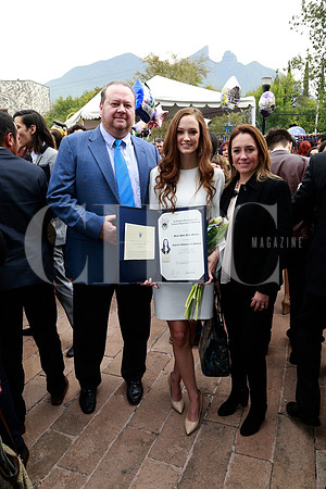 Luis David Ortiz, Mariel Sofía Ortiz y Maricarmen Martínez de Ortiz