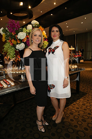 Julia Ibarra de Rodríguez y Mily Batarse de Ibarra