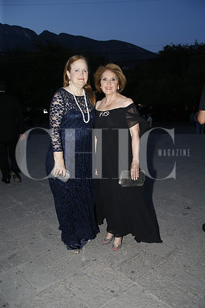 Norma Zambrano y Lolyna Treviño de Maldonado