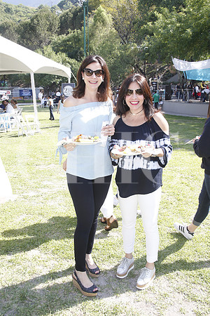 Gabriela Ballesteros de Garza y Carolina Rangel de Palma