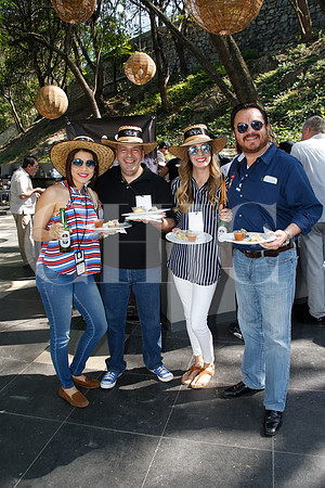 Teresa de Pérez, Darío Pérez, Alba de Sánchez y Alejandro Sánchez