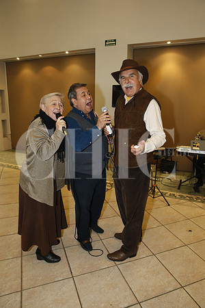 Reynaldo Farías y cantantes