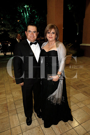 Jesús González y Gaby Porte de González