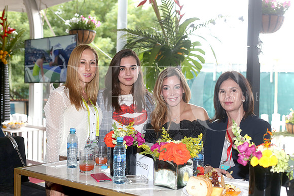 Jeanine Zambrano de Garay, Magala Gomez, Magala Martinez de Gomez y Alma Vargas de Guera