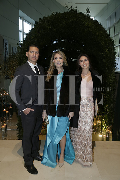 Gustavo González, Blanca de González e Isabella González