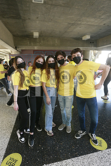 Daniela Okamura, Sofia de la Rosa, Ana Paula Figueroa, Mariano Cárdenas  y Sergio Cárdenas (2)