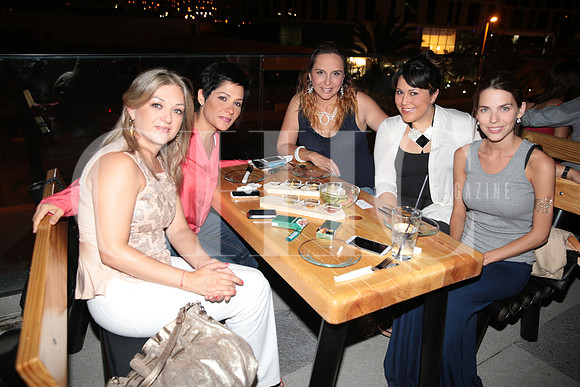 Cecilia Flores, Alejandra Álvarez, Vero Marcos, Victoria Holguín y Mariana Quintanilla
