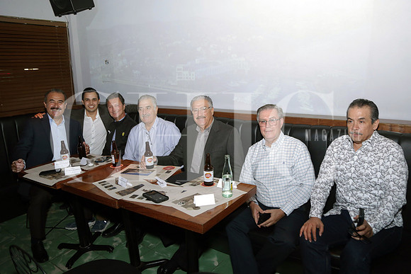 Ramiro Flores, Ramiro Flores, Joaquin Colomer, Humberto Flores, Eugenio Flores, Alfredo Morales y Humberto Pérez 1
