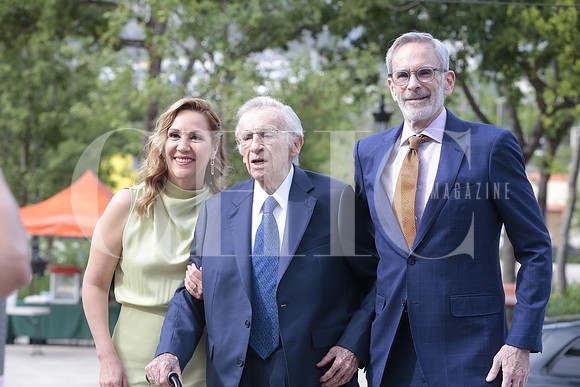 Erika Wolberg, Manuel Familiar y Manuel Familiar 5