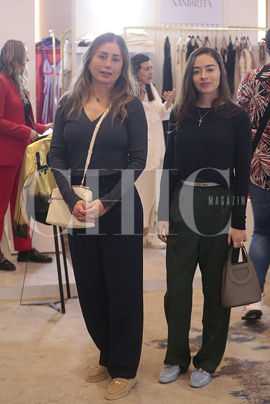 Susana Almaguer y Karen Almaguer 2