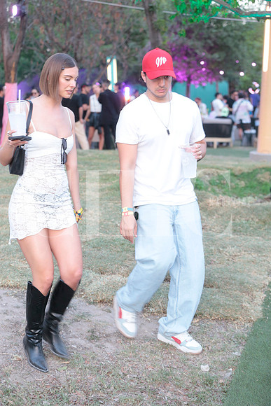 Carmela Rose y Vadhir Derbez 3