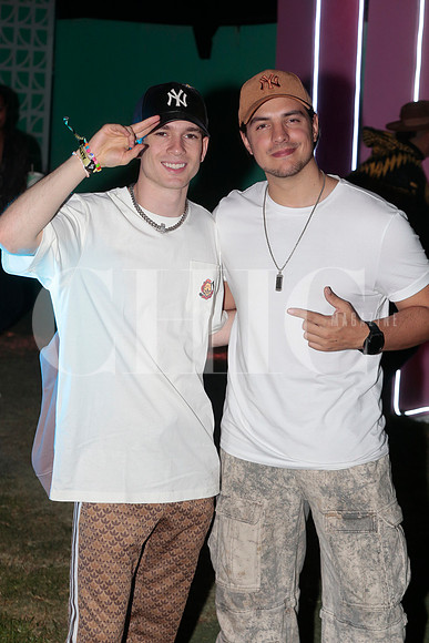 Leon Leyder y Vadhir Derbez 4