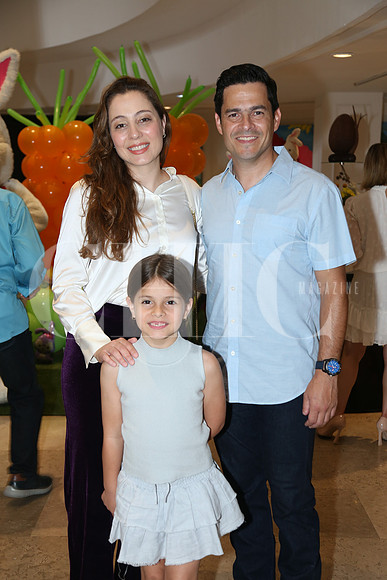 Caty Fernández, Eugenio Leal y Camila Leal 0