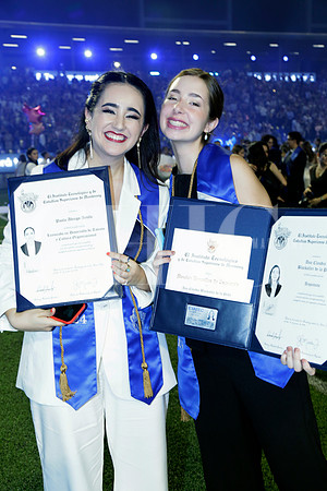 Paola Abrego y Ana Claudia Backaller De la Peña (2)