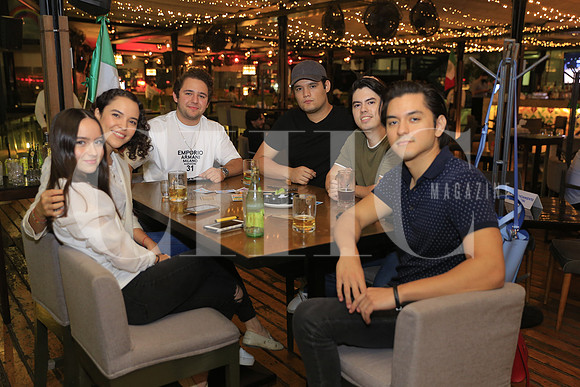 Ana Elisa Riojas, Paulina Borda, Ramiro Treviño, Patricio Villarreal, Mauricio Balboa y Hernán Ramírez (1)