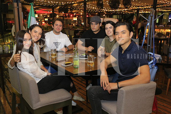 Ana Elisa Riojas, Paulina Borda, Ramiro Treviño, Patricio Villarreal, Mauricio Balboa y Hernán Ramírez (2)