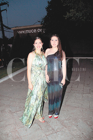 Hilda Páez de González y Regina Páez