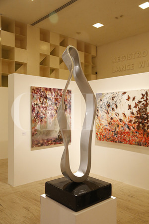 Escultura de David Madero '' Manto de la Virgen''