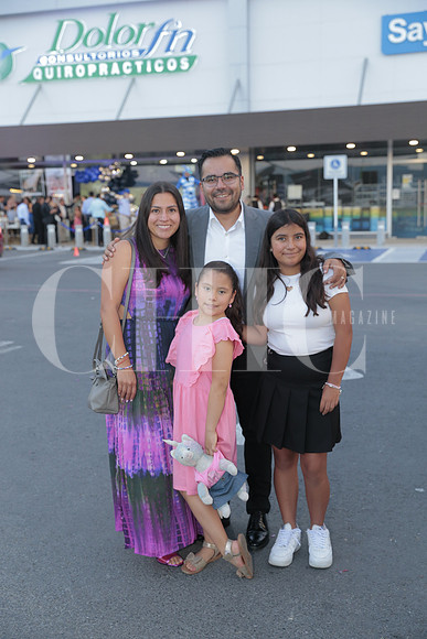 Cecilia Vega, Gonzalo Mata, Regina Mata y Valentina Mata 4