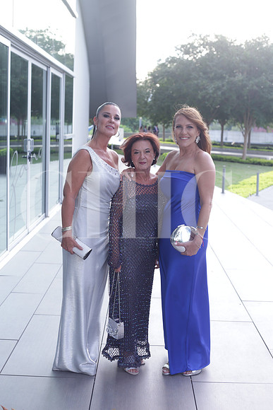 Lizeth Alvarez Tostado, Elizabeth Fernández y Nydia Wise 0