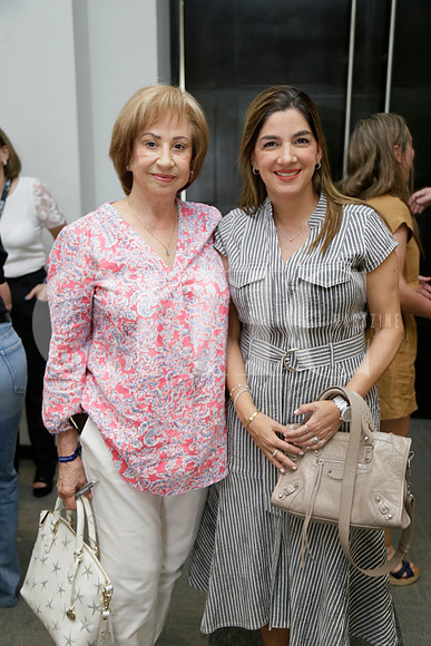 Magda O. de Cantú y Adriana Balderas de Garza