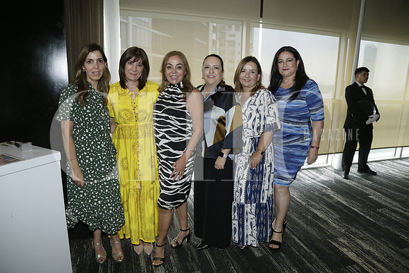 Adriana Ibarra, Mily Ramírez, Rosario Escamilla, Monica de González, Lily Garza de Costilla y Lita Sánchez
