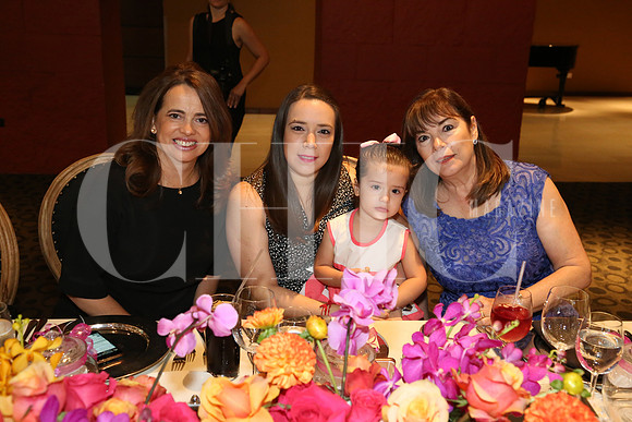 Pini Zambrano de Iturralde, Karla Martínez, Karla Sofía Garza y Lorena Iturralde