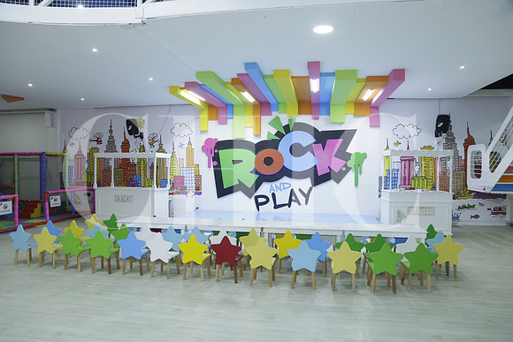 Aspectos de interiores y areas de Rock n Play (23)
