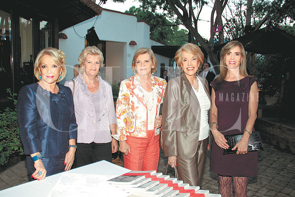 Vicky Tijerina de Velarde, Marion Suljovic, Dagmar Ortiz, Lilia Flores de Otero y Rosy Ayala de De Ossio
