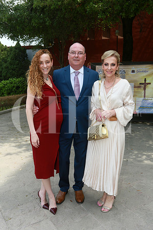 Roberta Gutierrez, Mariano Gutierrez y Virginia Llaguno de Gutierrez