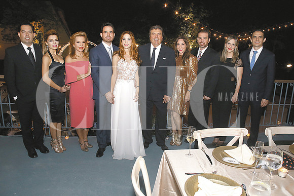 Familia del novio. sebastián Velarde, June Munguía de Velarde, Gina Benavides, los novios, Jorge Velarde, Ale Elizondo de Velarde, Jorge Velarde, Lucila Zamora de Velarde y Eugenio Velarde