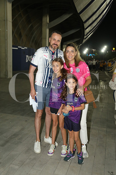 Ramiro Montemayor, Cristina Gutiérrez, Michelle Montemayor y Samantha Montemayor 1