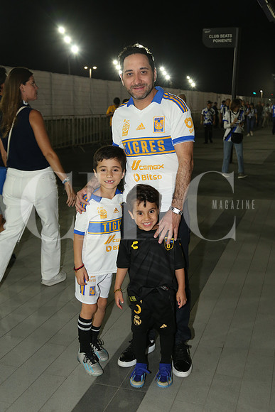 Jorge Aguilar, Damian Aguilar y André Aguilar 0