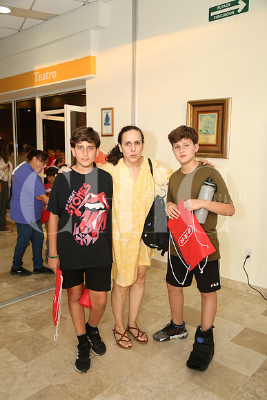 Andrés Rodrigo , Andrea Menchaca y Pablo Rodrigo 0