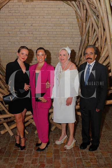 Susana del Bosque, Mariel del Bosque, Susana Martínez y Cesar del Boque (4)