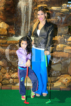 Catherine García y Mesli García (2)