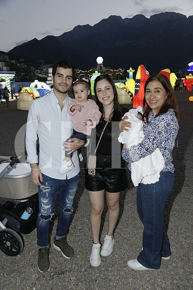 Andres Robles, Lucia Robles, Elsa Tatay, Carmén Rodríguez y Ariana Robles (2)
