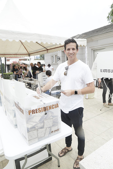 Adrián Llaguno (2)