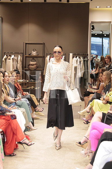 Modelos de Rafa Zuñiga vistiendo Max Mara 90