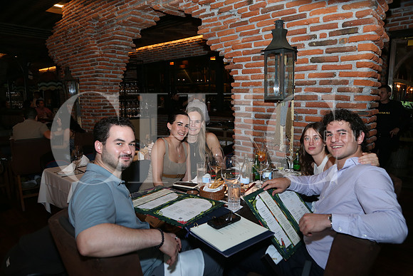Jorge Dacaret, Paola Dacaret, Cata Garza, Paulina Abisdris y Santiago Dacaret 0