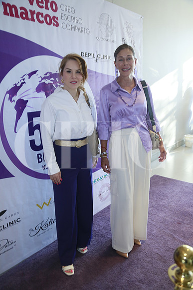 Clara Villarreal y Rebeca Clouhtier (2)