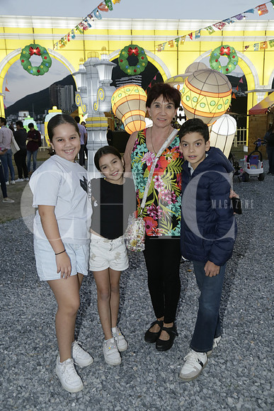 Valeria Montemayor, Regina Hinojosa, Irma Reyes y Eugenio Hinojosa
