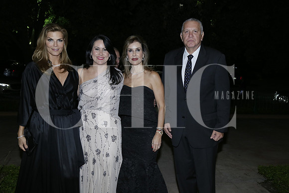 Monserrat Oliver, Marines González de Leal, Cecilia González de Félix y Ruben Félix
