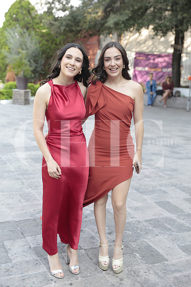 Regina Guajardo y Daniela Gonzalez 5
