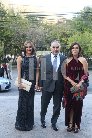 Sagrario Canales, Gregorio Canales y Claudia Villarreal de Canales