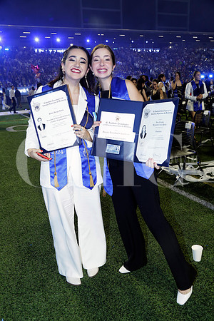 Paola Abrego y Ana Claudia Backaller De la Peña
