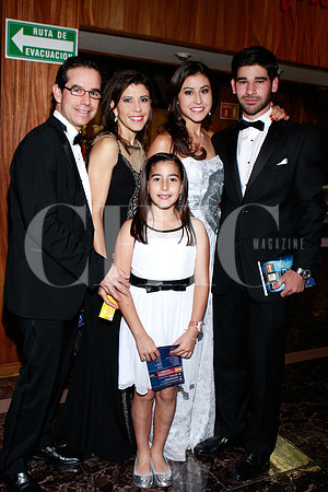 Eduardo Lozano, Martha Garza de Lozano, Regina Lozano, Sofía Lozano y Guillermo Muñoz