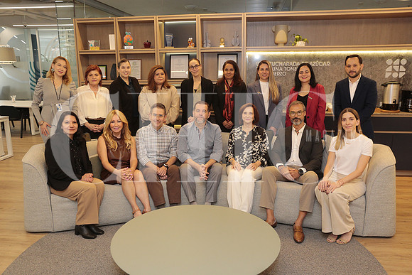 Nelly Palacios, Angelica Elizondo, Alejandra Reina, Paola Pineda, Ana Nora Peters, Maricela Gzz, Laura Tamez, Cecilia Caballero, Nestor Guerrero, Guillermina Perales, Marcela Ayala, Adrian Hdz, Fede,